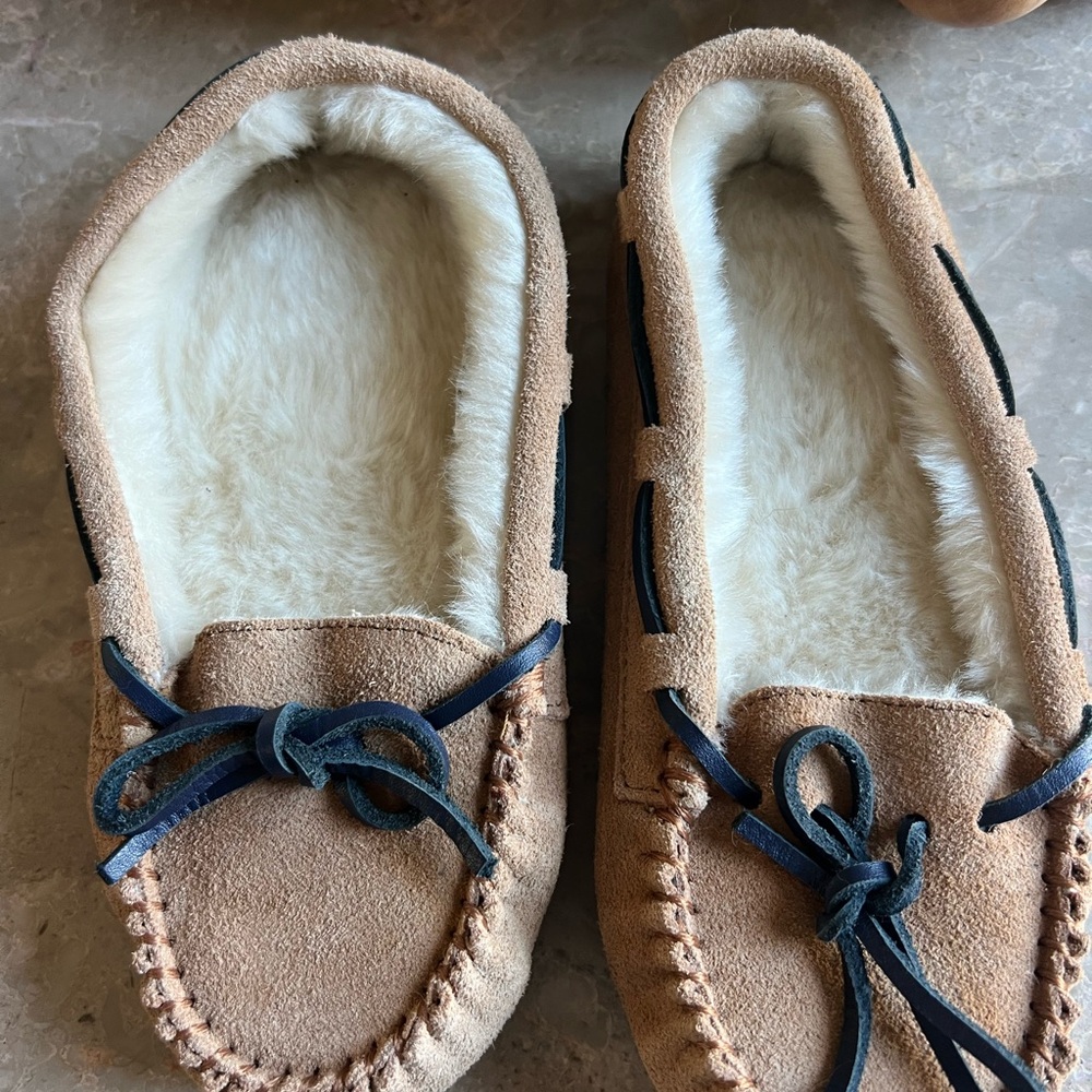 Vineyard Vines Slippers NWOT kids size 3